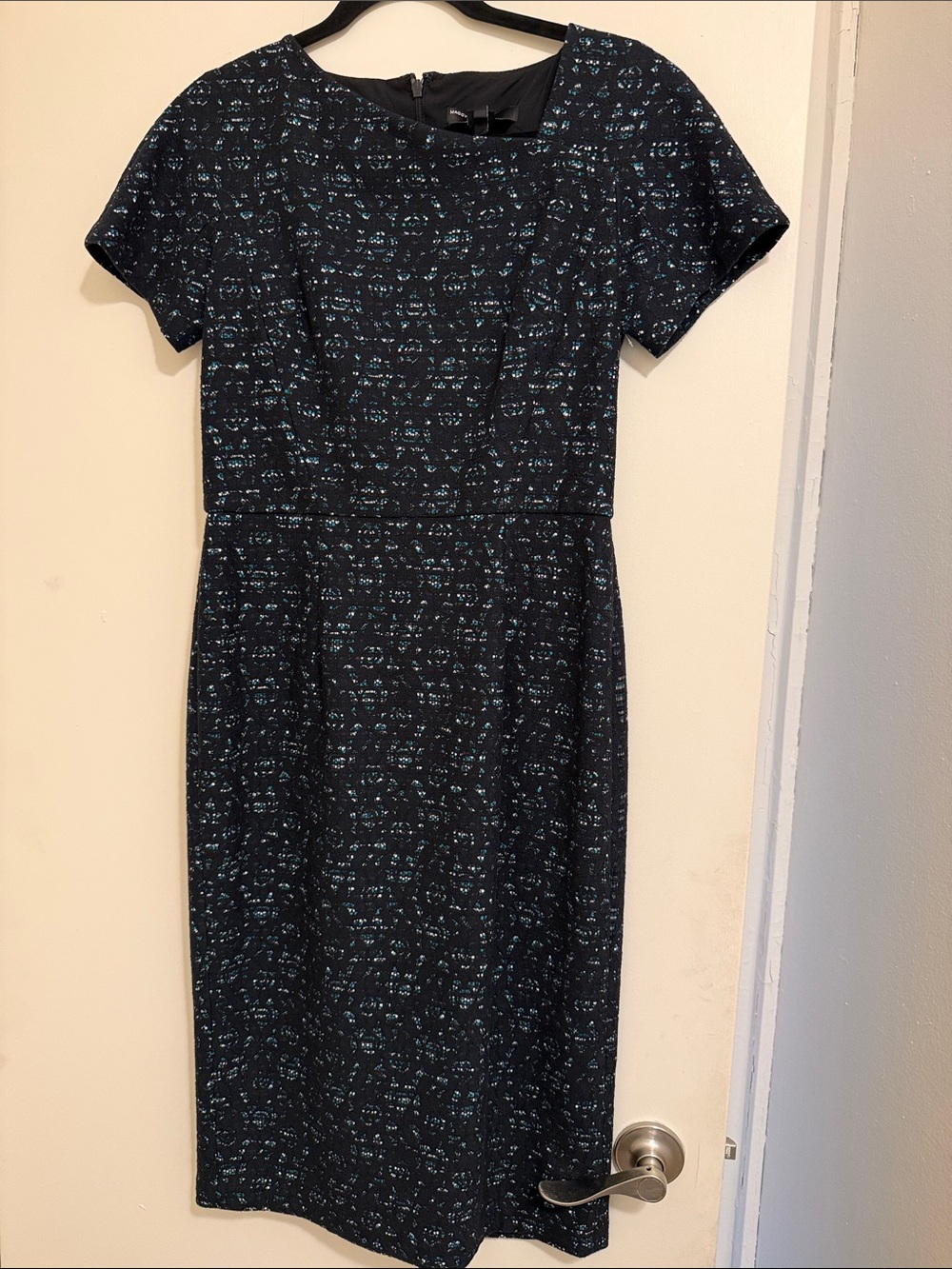 EUC Maggie London Asymmetrical Collar Dress